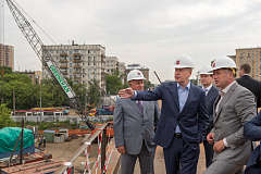 По словам Собянина, реконструкция Волоколамского путепровода завершится к концу года