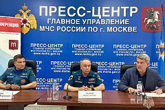 В Главке Москвы подвели итоги за полугодие и наградили журналистов
