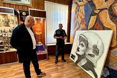 Советский и российский актёр театра и кино Борис Миронов посетил тематическую экспозицию Главного управления МЧС России по г. Москве